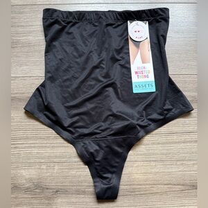 NWT!! Assets by SPANX High Waisted Very Black Thong Shapewear Tummy Control Firm